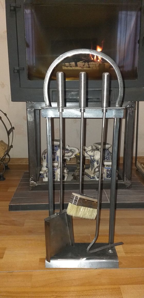 Набір для каміна, прилади для вигортання золи з каміна, грубки,барбекю