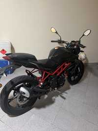 Moto Benelli BN125