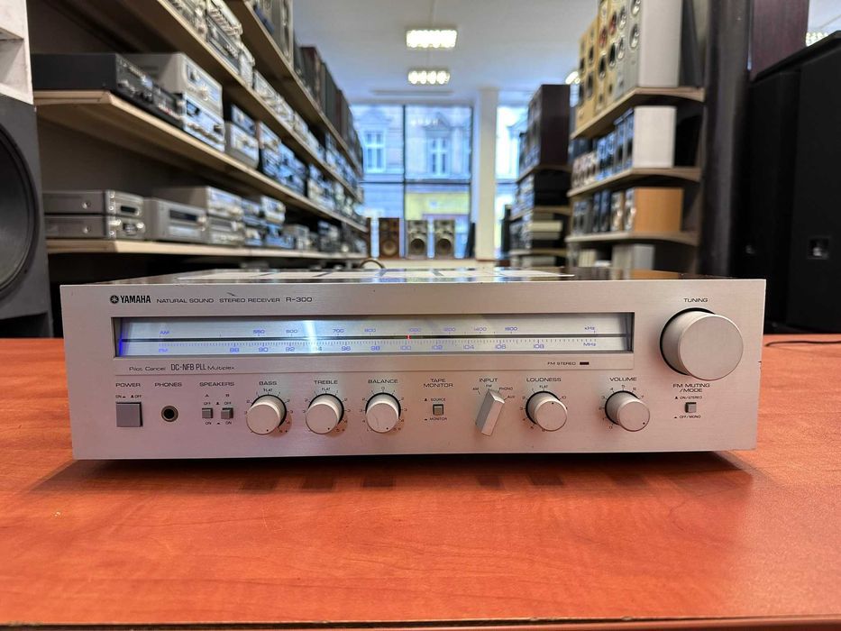 Amplituner Yamaha R-300
