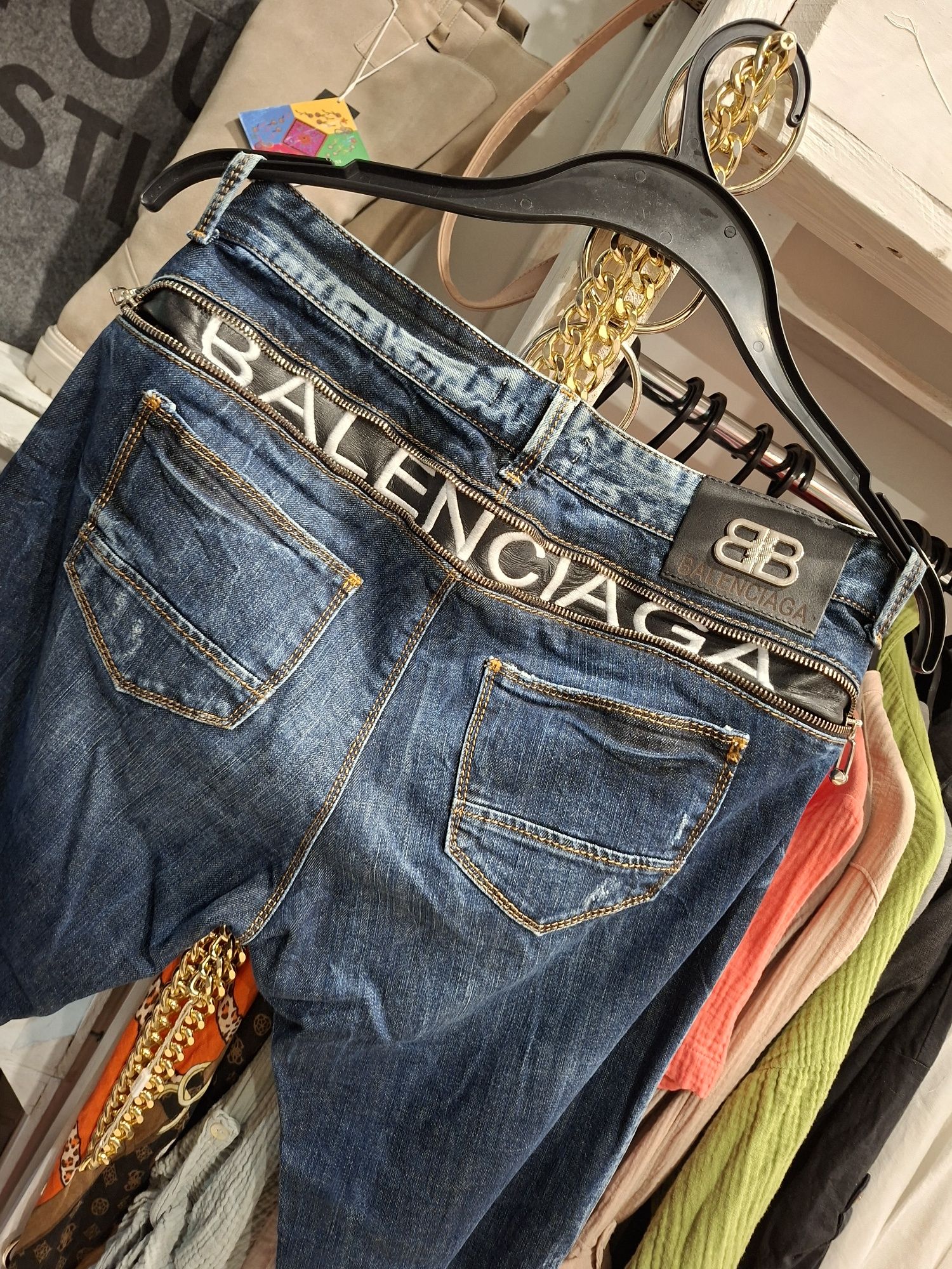 Spodnie jeansowe M/L stan bardzo dobry wymiary na zdjęciach