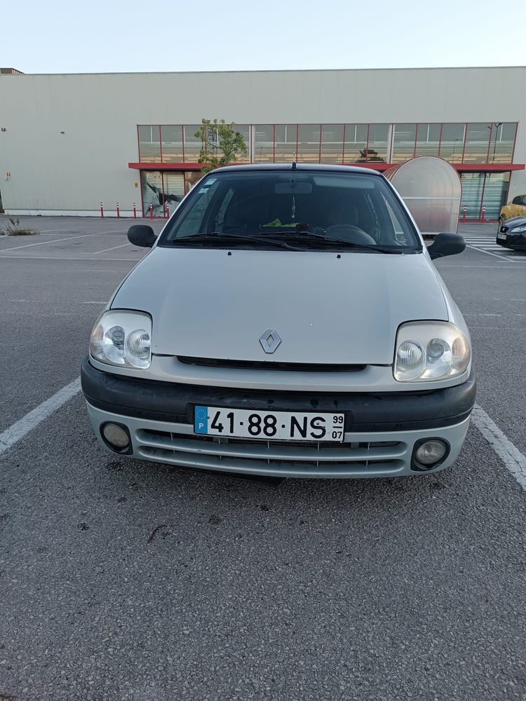 Vendo ou Troco Renault clio para peças