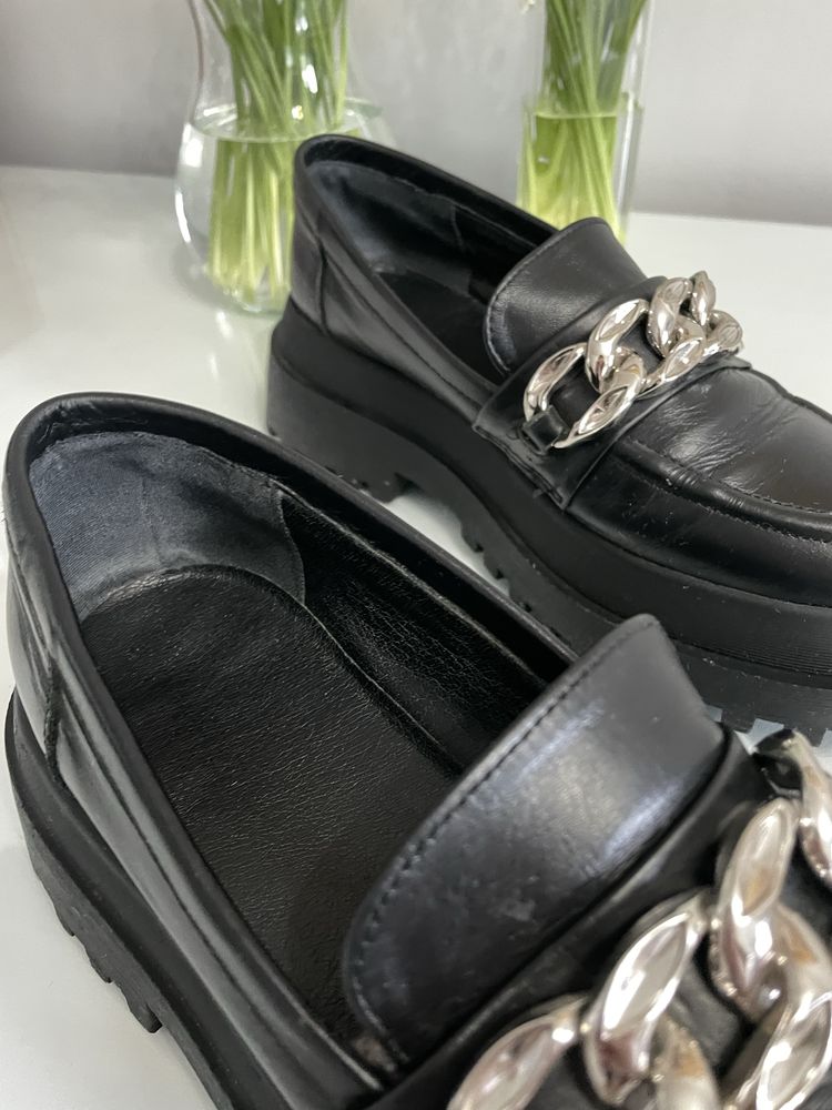 Damskie loafersy/buty czarne skórzane na wyżczej podeszwie, 38r