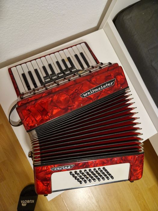 Akordeon Weltmeister Serino – Niemcy, stan bardzo dobry, sprawny – 110