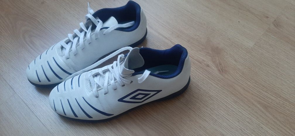 Buty halówki umbro