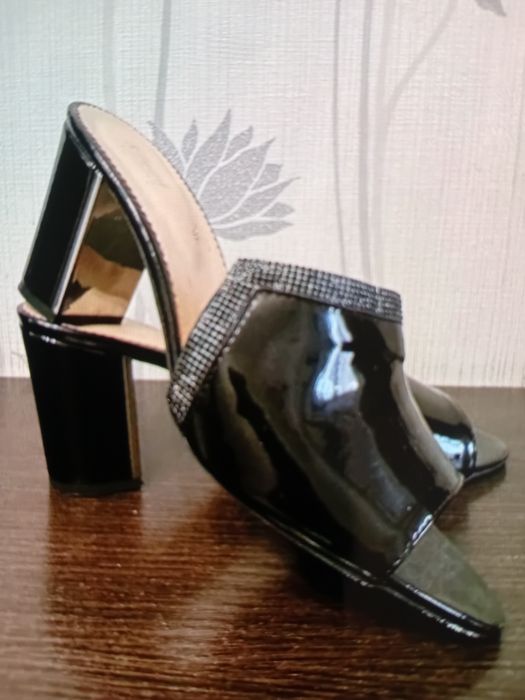 Продажа жіночих шлепок