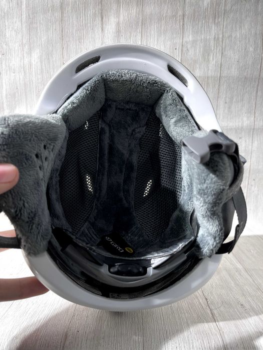 Powystawowy Kask Narciarski Giro Avera Mips r. S (52-55.5cm)
