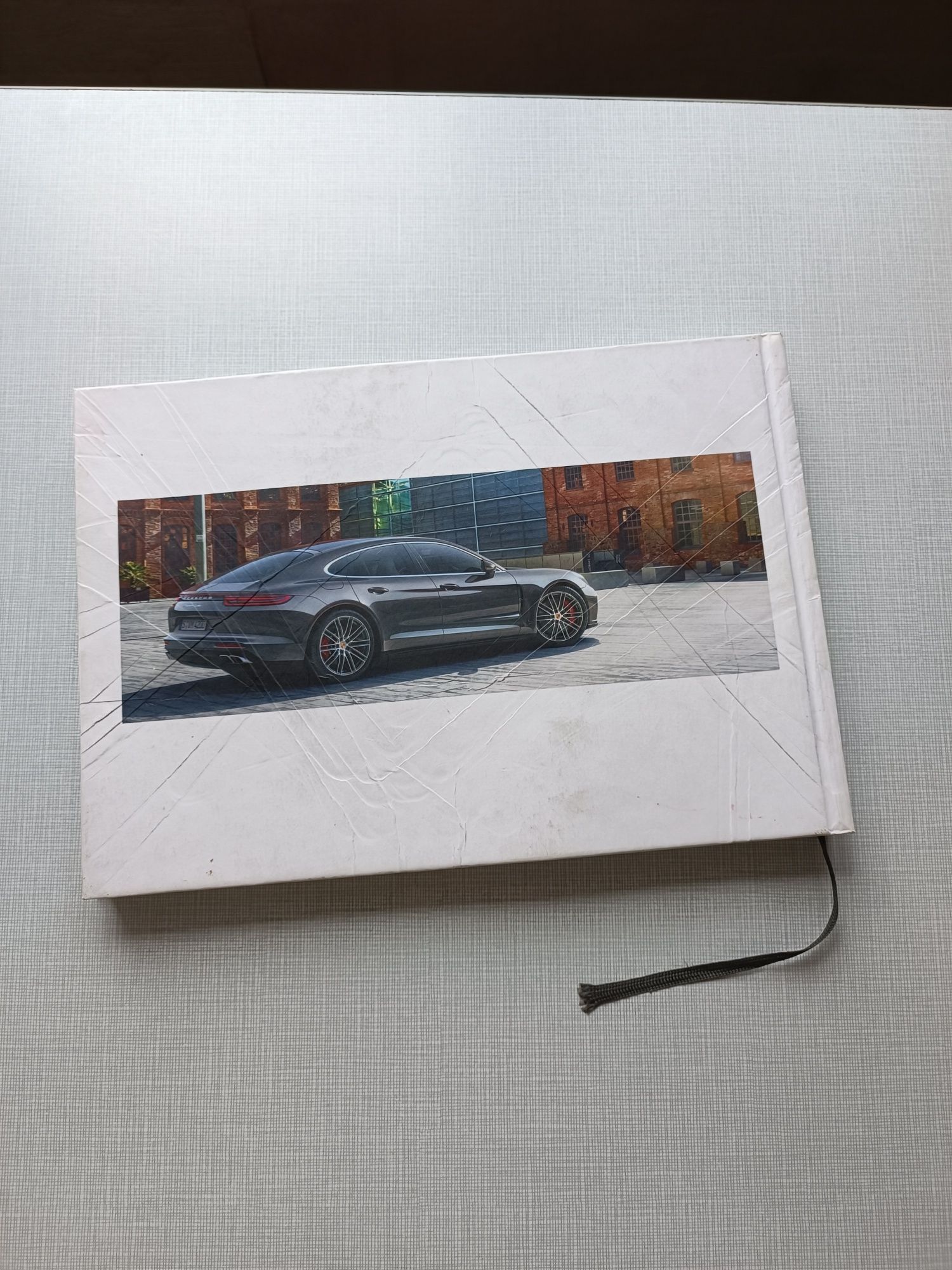 Книга  Porsche , характеристики автомобиля