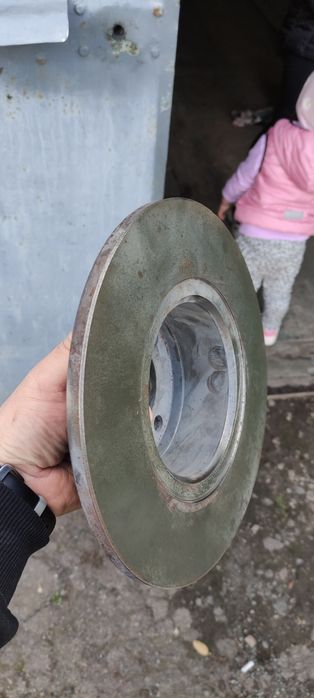 Продам тормозной диск на ваз 2106 новый