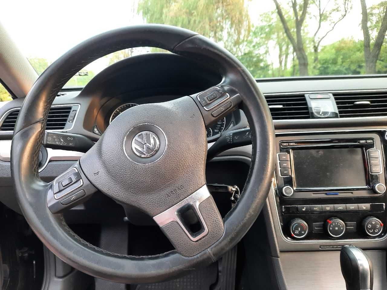 Продаю  автомобиль Volkswagen passat B7