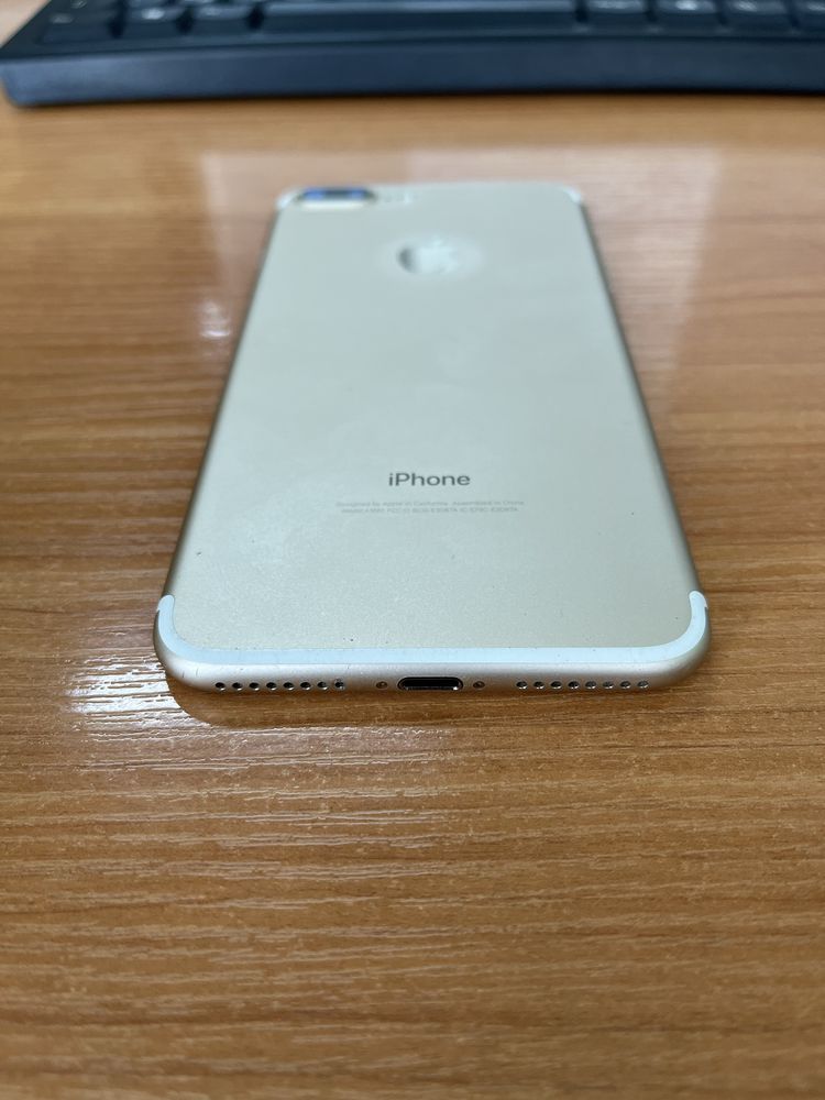 Смартфон Apple iPhone 7 Plus A1661