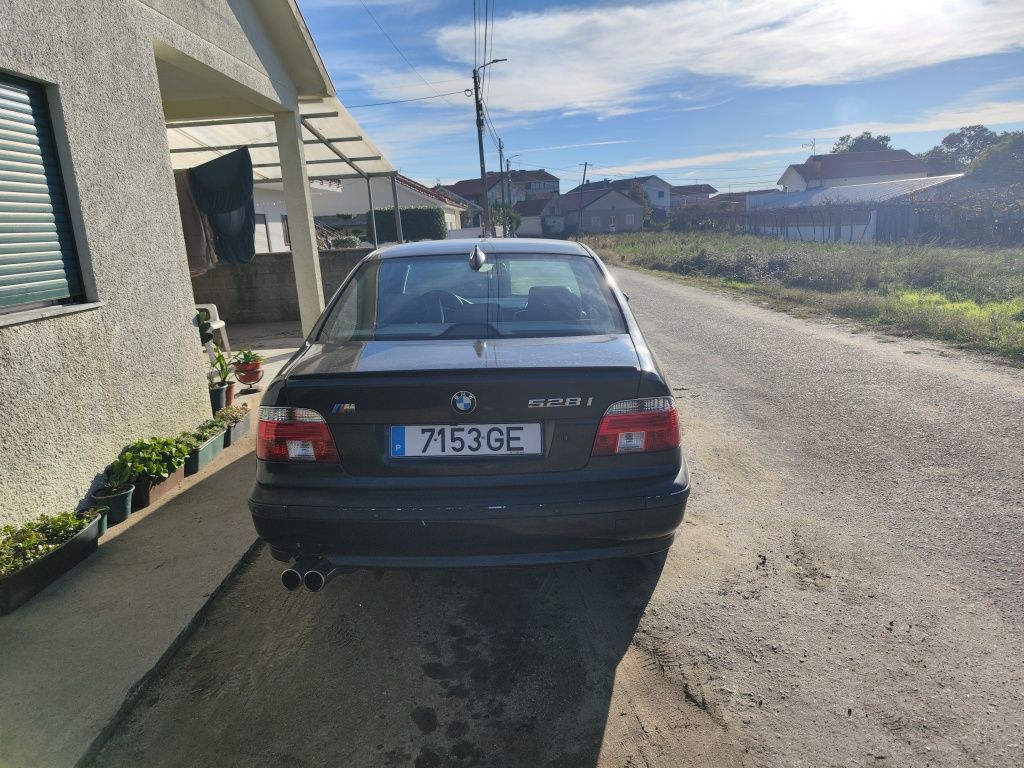 Vendo bmw e39 528i 1996