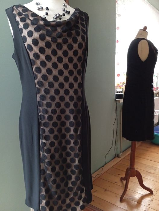 Czarna sukienka krotka