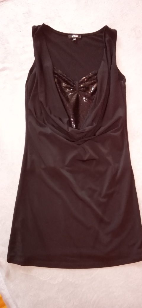 Czarna sukienka wieczorowa dekolt w cekiny efekt "woda" 36