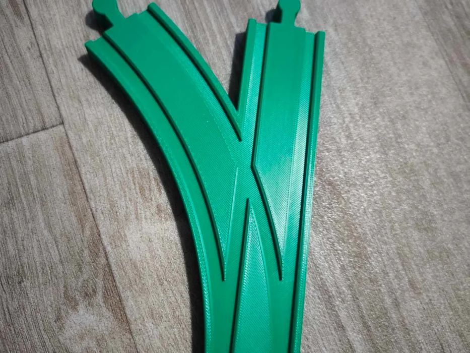 Travessa/Curva Esquerda Comboios Madeira (Brio/Ikea)