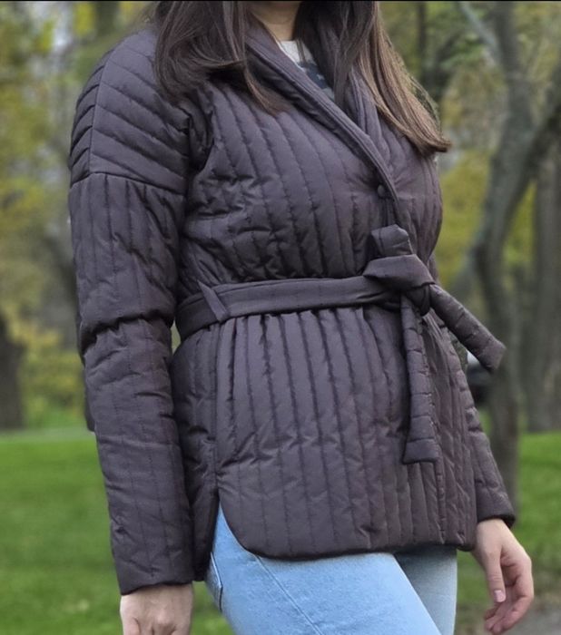 Продам коричневу куртку