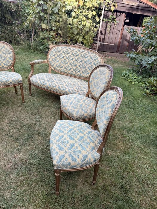 Zestaw antycznych mebli ludwikowskich