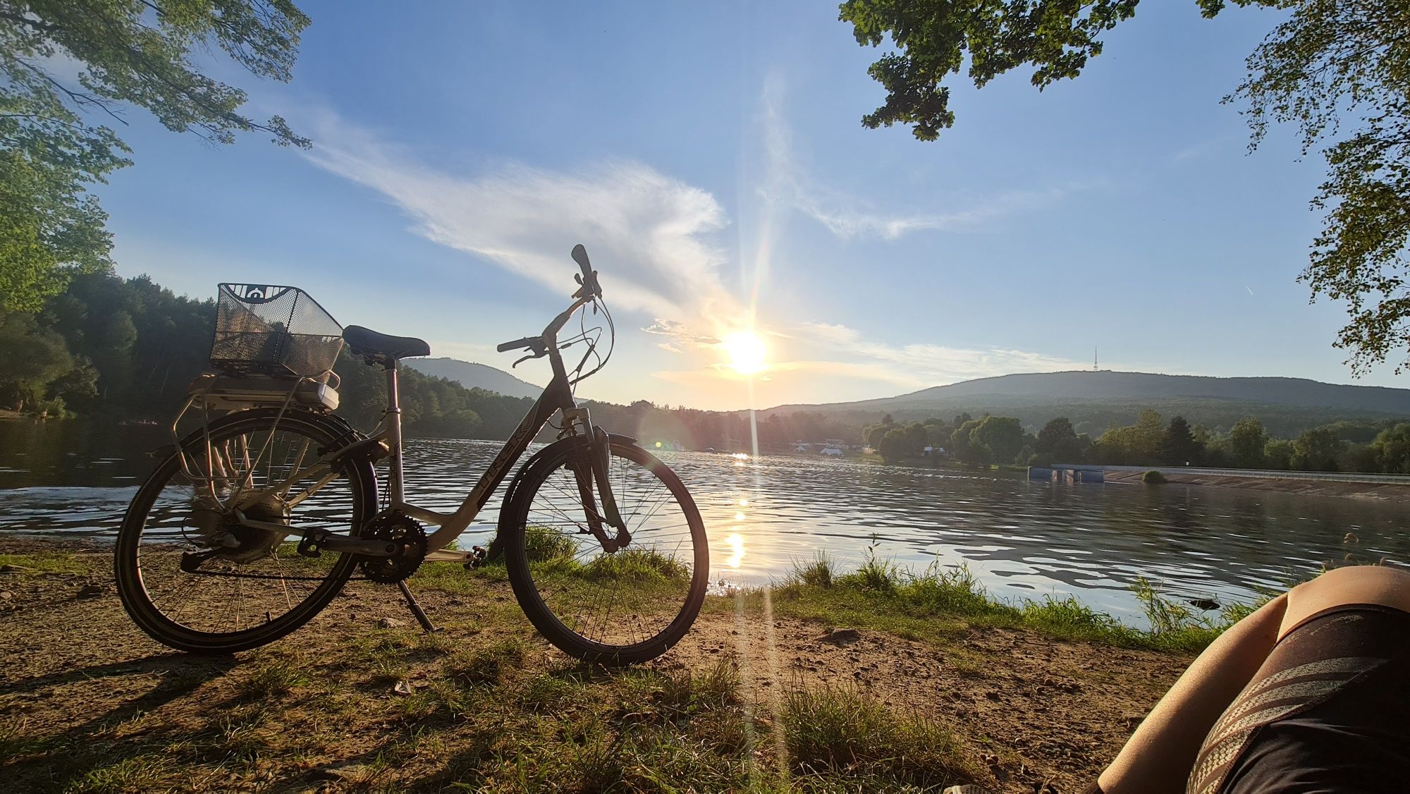 Rower elektryczny Trek Navigator T500+
