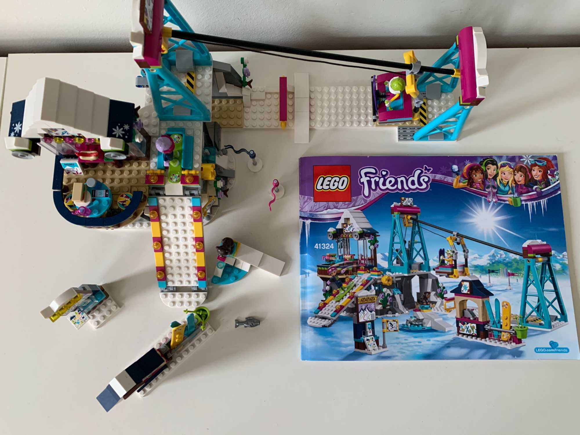 LEGO Friends Wyciąg narciarski w zimowym kurorcie 41324 kompletny