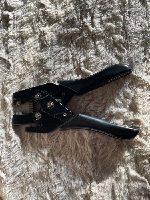 продам Діркопробивач-заклепочник Skrebba Skre-Zang L + N