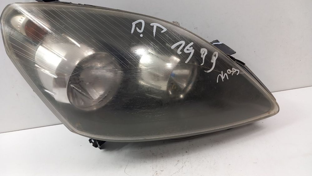 Opel Zafira B Lampa Przód Prawa