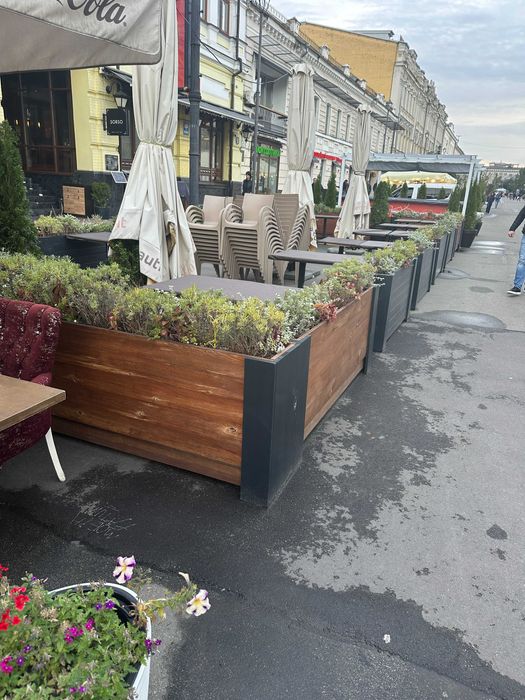Продаю літнє огородження з тумбами, 16 шт., підсвітка та розетка.