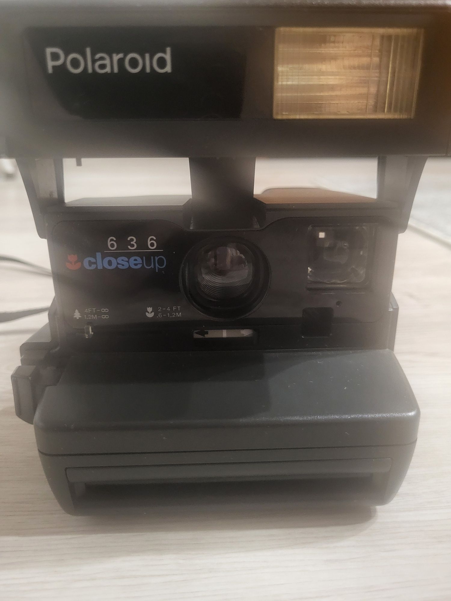 Polaroid 600    .