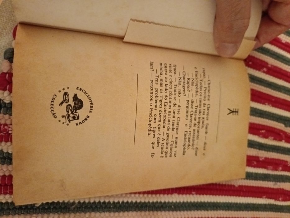 Livro "O Enciclopédia Brown - Jovem Detective"