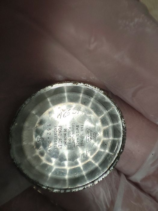 Lote tampas e caixas Omega longines tissot e peça zenith