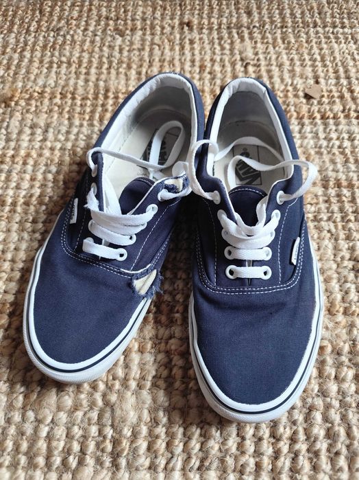 Ténis Vans - pretos e azuis
