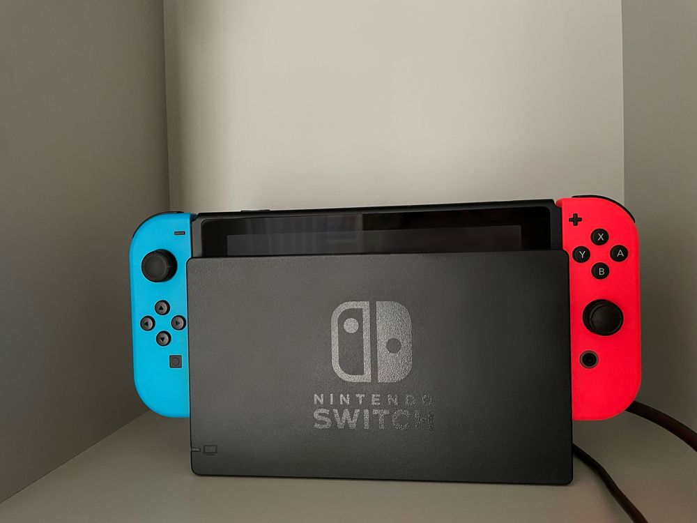 Nintendo Switch + kontroler