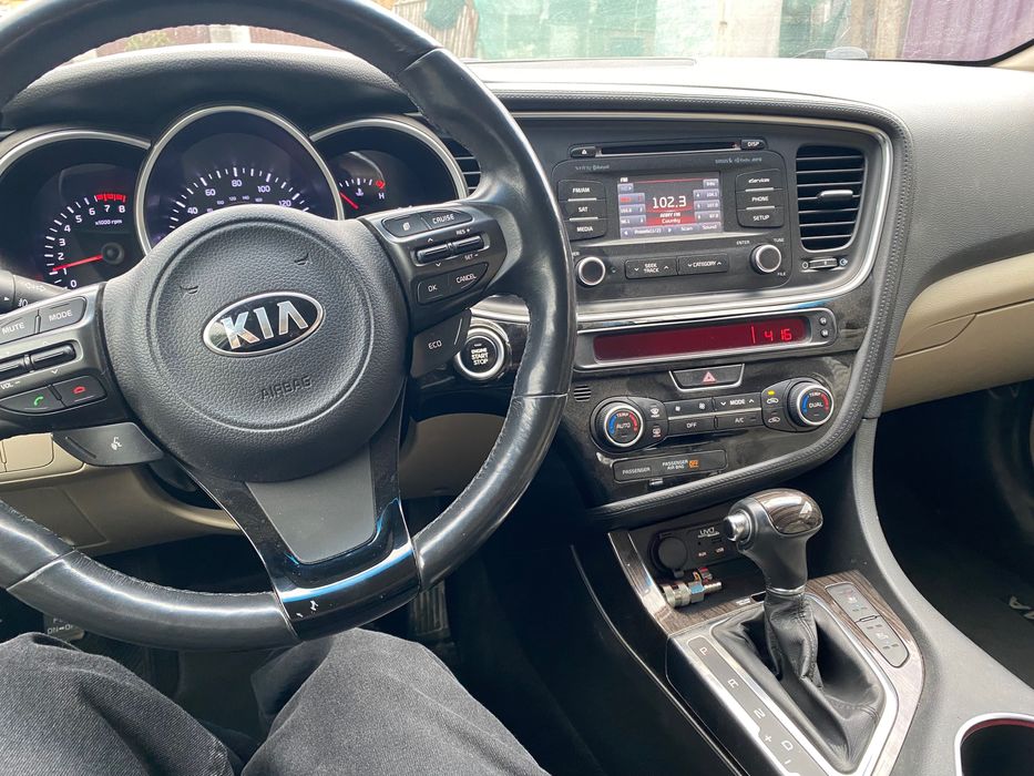 Продам машину KIA optima