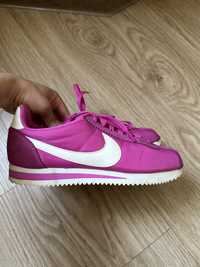Жіночі Nike Cortez рожеві