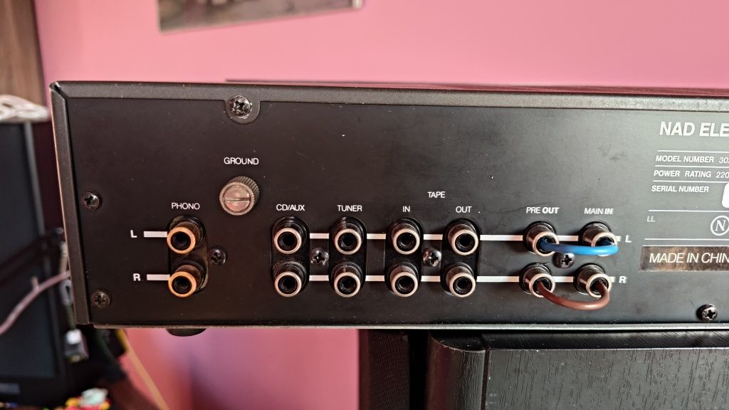 Wzmacniacz audio NAD 3020i