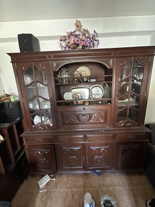 Móvel antigo de sala