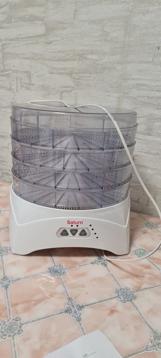 Продам сушилку для овощей и фруктов SATURN ST-FP0114