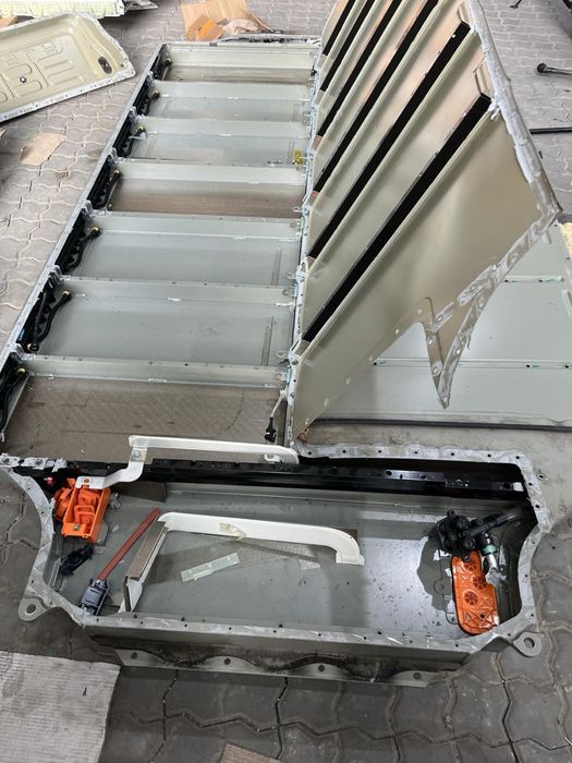 Корпус батареи Tesla S