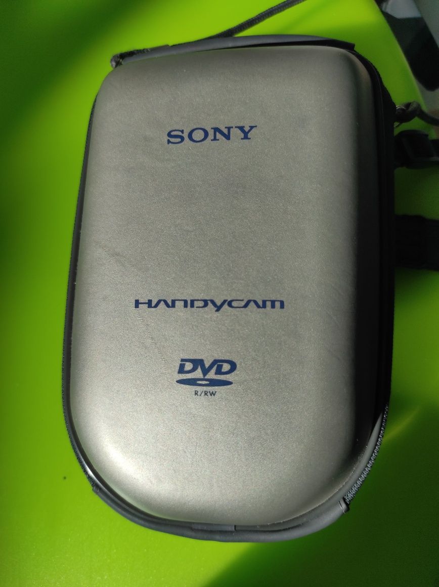 DCR-DVD 304E Handycamera Sony + Bolsa Sony cromada