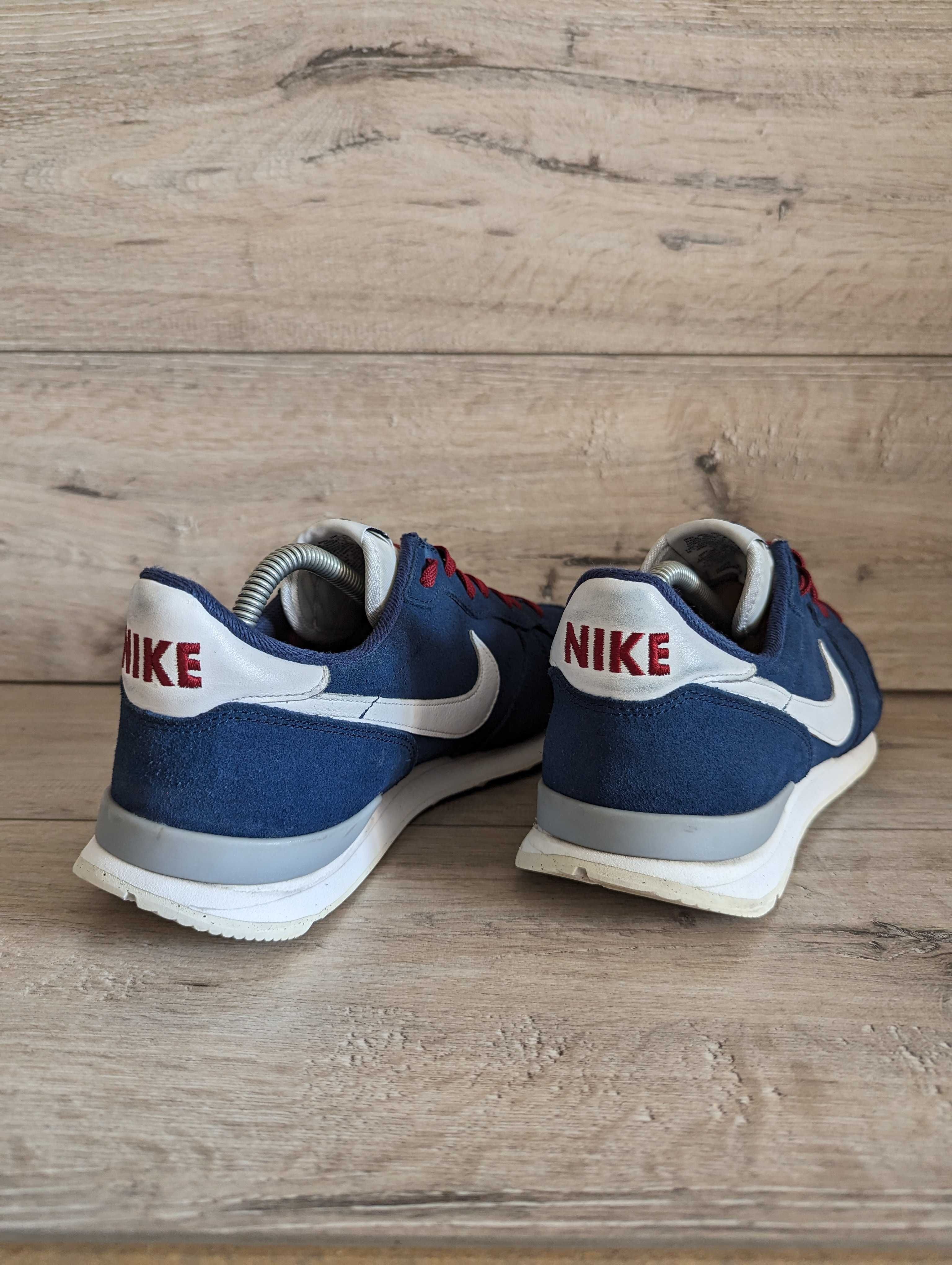 Кожаные кроссовки б/у Найк Nike Internationalist 44 р 28 см