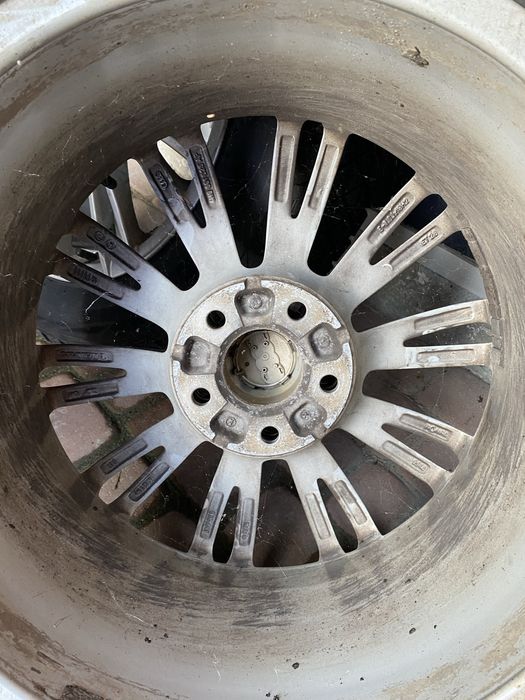 Диски Audi R18 з зимовою резиною Bridgestone Blizzak 235 55 R18