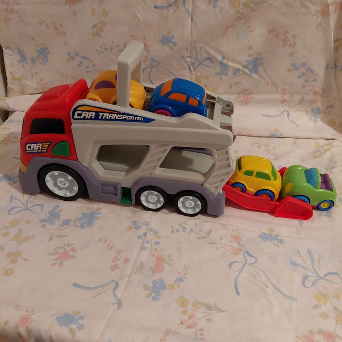 Vários brinquedos para crianças