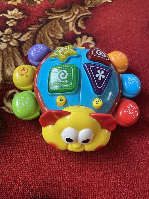 Іграшки руль,піраміди,плакат,мозаїка,молоток