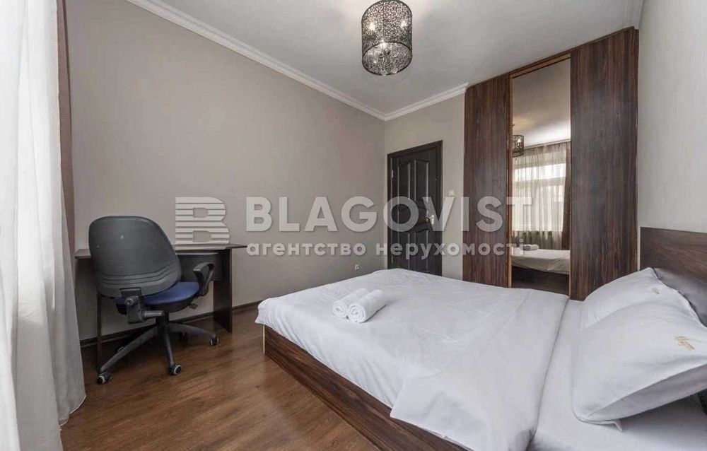 Продаж 2 к квартири Коновальця 7/9  Палац Україна ремонт!!!