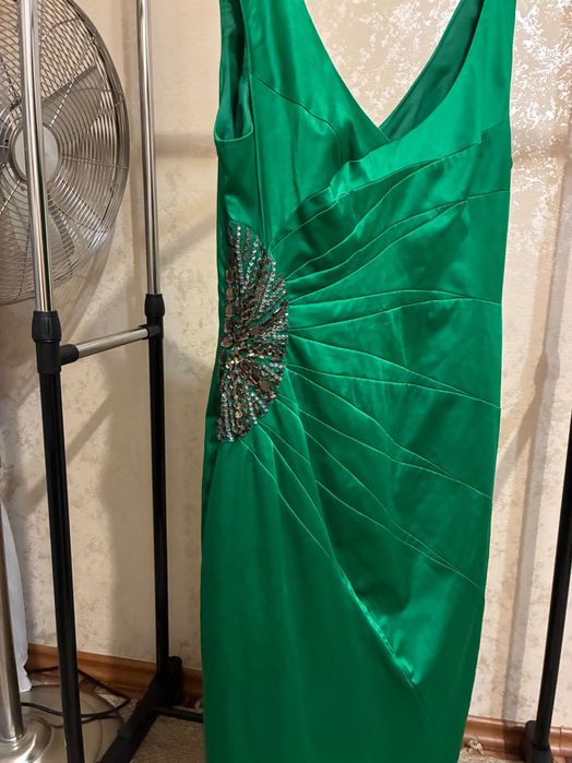 Сукня жіноча вечірня