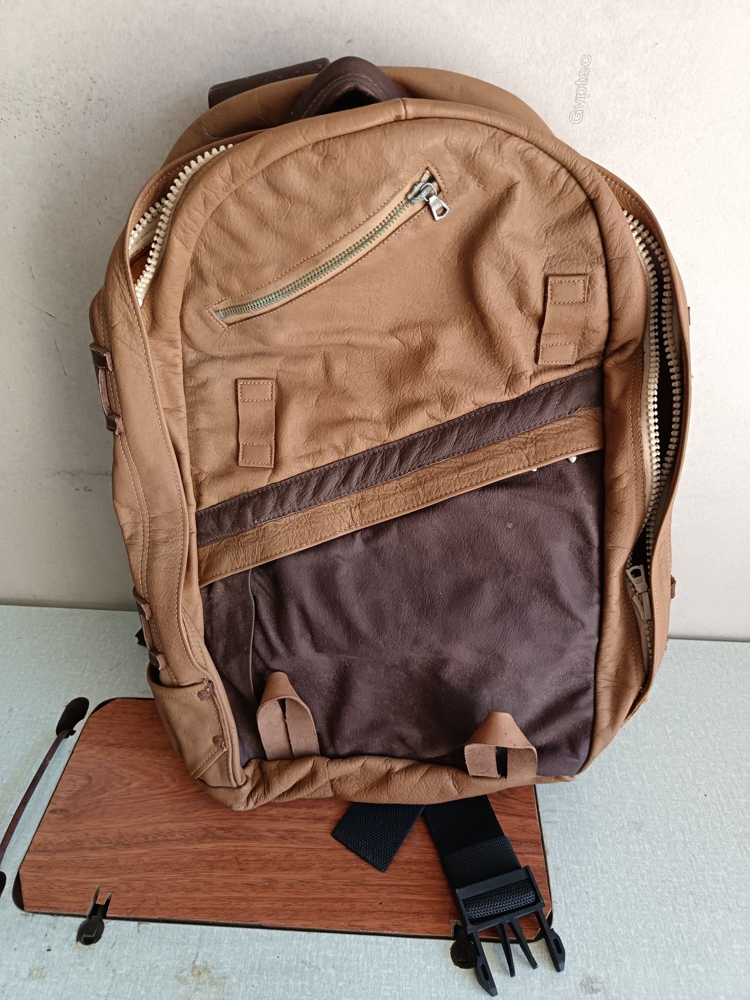 Mochila de cabedal