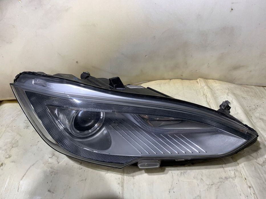 TESLA MODEL S 16 - LAMPA PRZEDNIA REFLEKTOR PRAWY