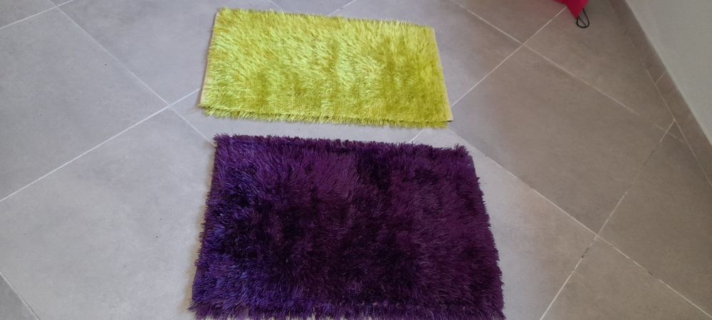 Vendo ou troco tapetes roxo e verde