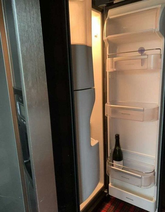 Холодильник дводверний Whirlpool б/у