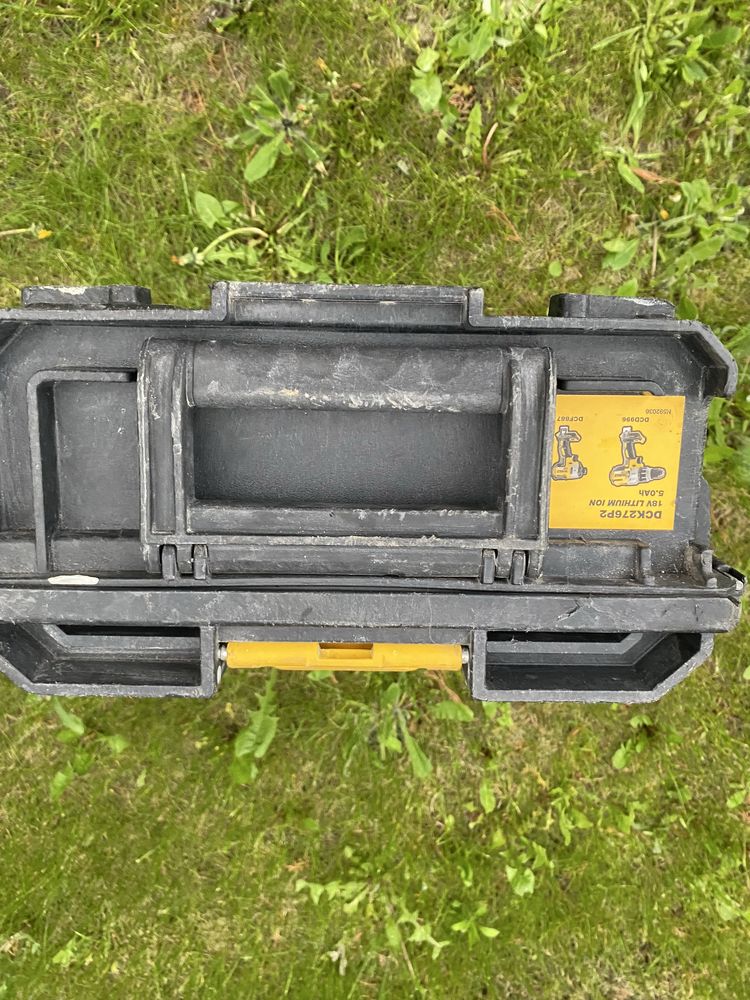 Ящик для инструмента Dewalt ToughSystem