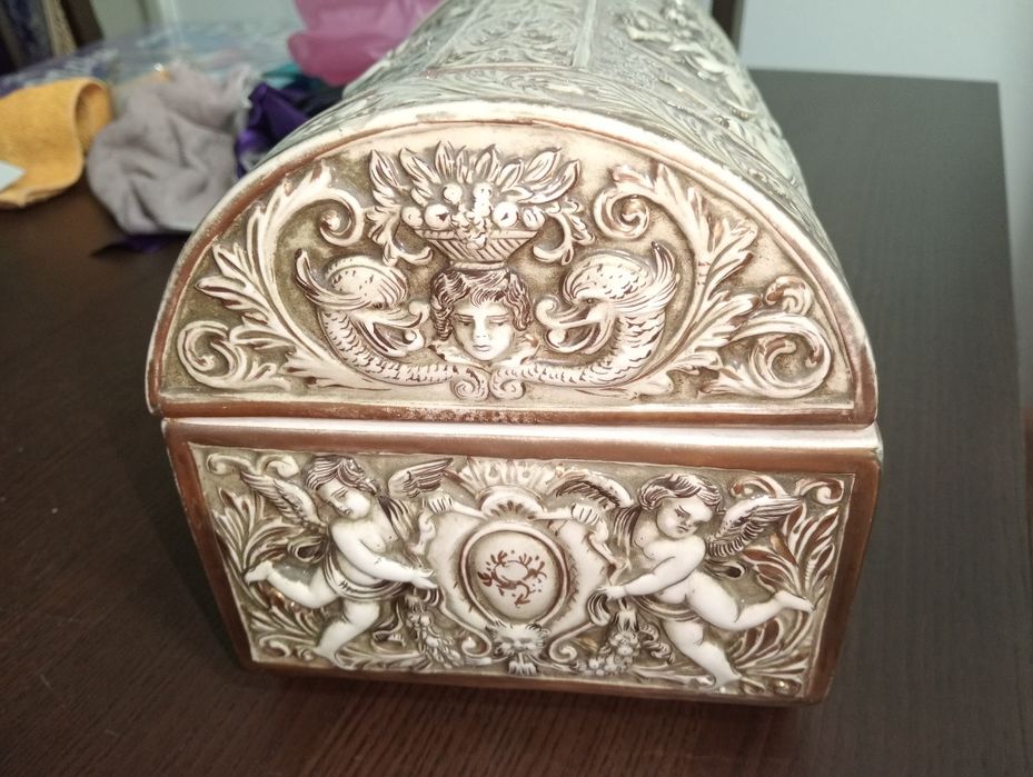 Antiguidades - caixa de loiça italiana