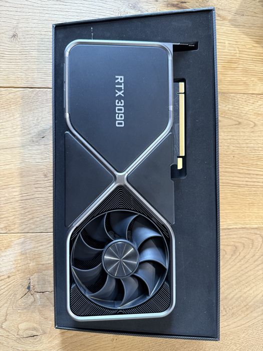 NVIDIA GeForce RTX 3090 Founders Edition – 24 GB GDDR6X